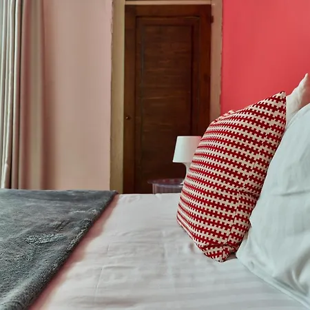 Al Cavour 34 4* Trento